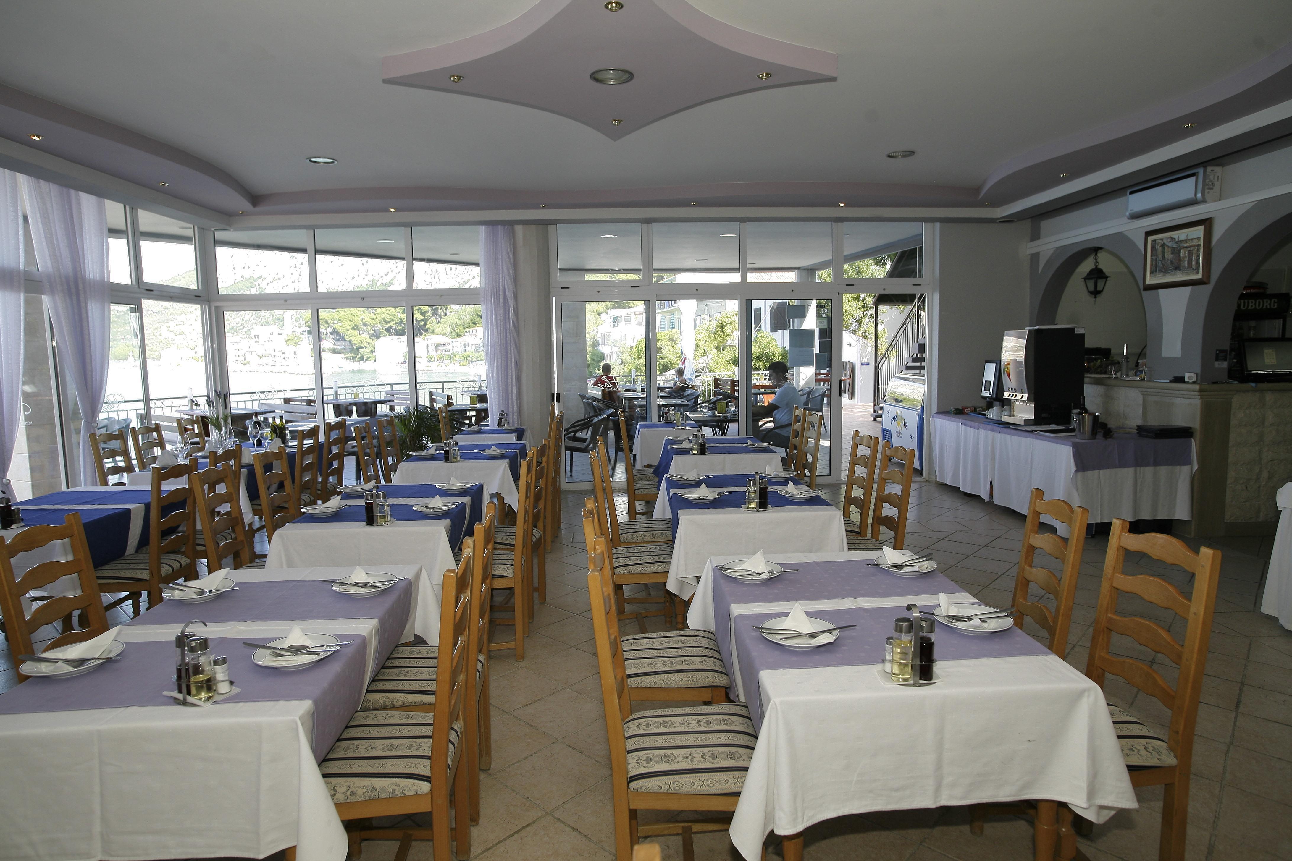 Beach Hotel Драшнице Экстерьер фото